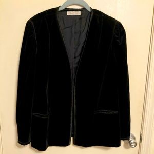 Vintage Velvet Puff Sleeve Black Blazer 🖤 Fits Like Women’s L (see measurements)